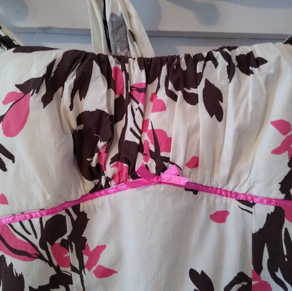 Spring dress - Picture 2 of 5